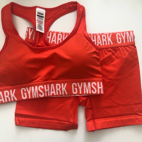 Gymshark Pants - Gymshark L/L Fit Seamless Shorts & Sports Bra Set